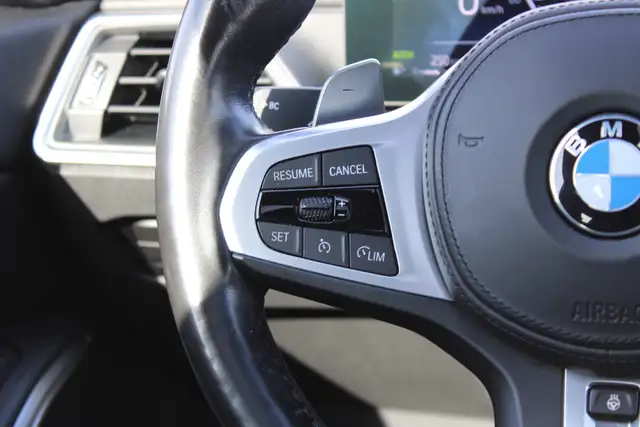 2023 BMW 3-Series - Photo 13