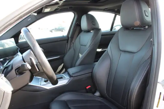 2023 BMW 3-Series - Photo 18