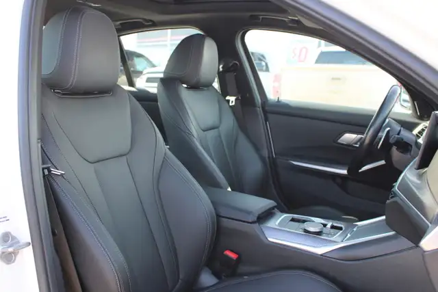 2023 BMW 3-Series - Photo 19