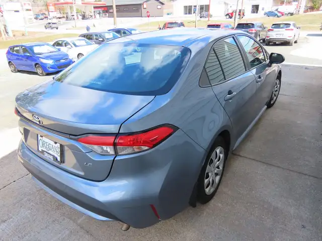2021 Toyota Corolla LE - Photo 5