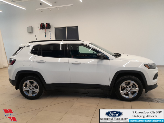 2023 Jeep Compass North HEATED CLOTH SEATS - HEATED STEERING WHE - Photo 4