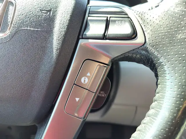 2017 Honda Odyssey No Accidents Reported | Touring | Sun Roof | - Photo 17