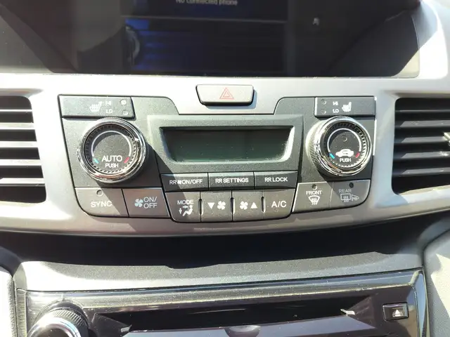 2017 Honda Odyssey No Accidents Reported | Touring | Sun Roof | - Photo 19