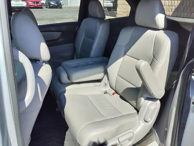 2017 Honda Odyssey No Accidents Reported | Touring | Sun Roof | - Photo 26