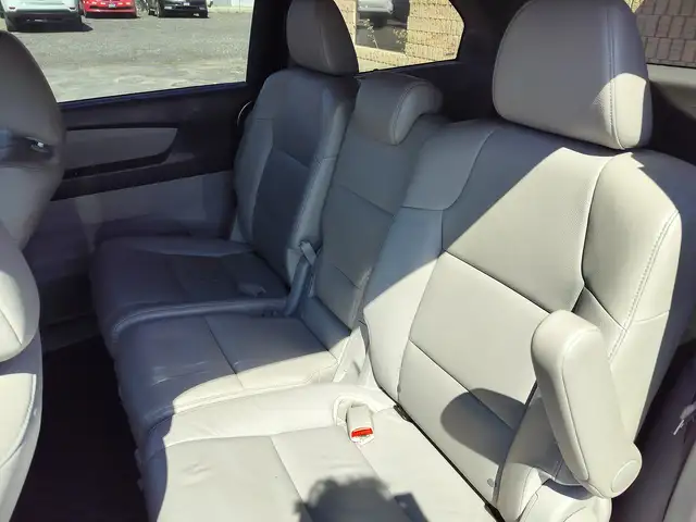 2017 Honda Odyssey No Accidents Reported | Touring | Sun Roof | - Photo 27