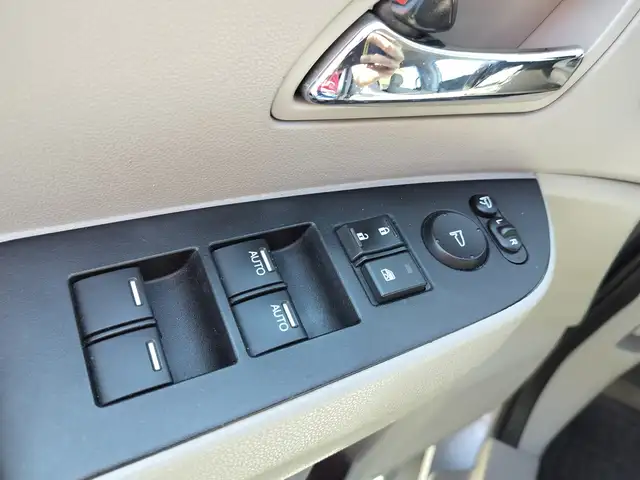 2017 Honda Odyssey No Accidents Reported | Touring | Sun Roof | - Photo 28