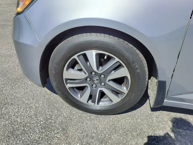 2017 Honda Odyssey No Accidents Reported | Touring | Sun Roof | - Photo 29