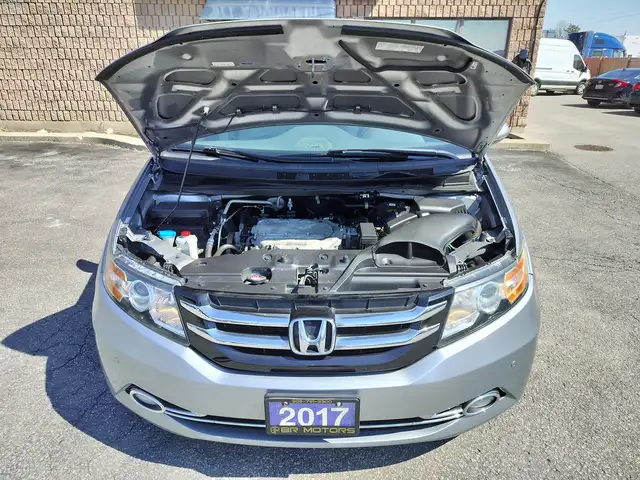 2017 Honda Odyssey No Accidents Reported | Touring | Sun Roof | - Photo 31
