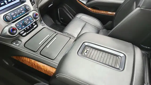 2018 Chevrolet Tahoe Premier - Photo 12