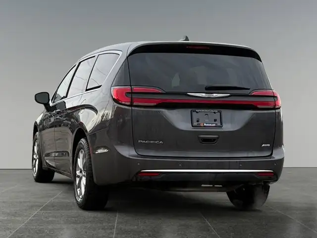 2023 Chrysler Pacifica Touring L - Photo 4
