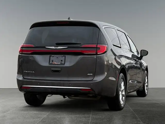 2023 Chrysler Pacifica Touring L - Photo 7