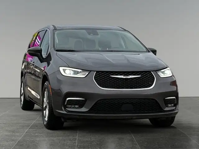 2023 Chrysler Pacifica Touring L - Photo 9