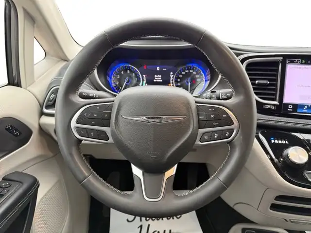 2023 Chrysler Pacifica Touring L - Photo 14
