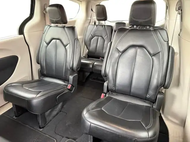 2023 Chrysler Pacifica Touring L - Photo 15