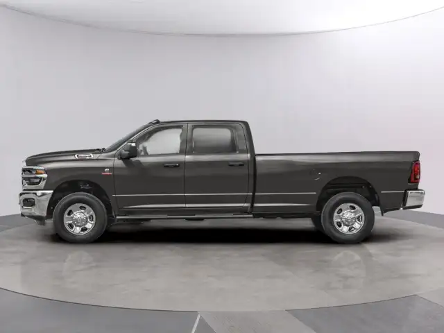 2026 Ram 3500 - Photo 2