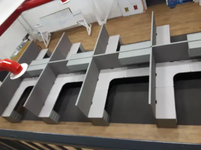 Office cubicles, workstations, desks, walls, partitions - Photo 4