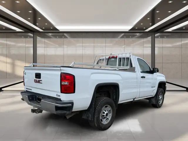 2016 GMC Sierra 2500HD 4WD Reg Cab 133.6' - Photo 3