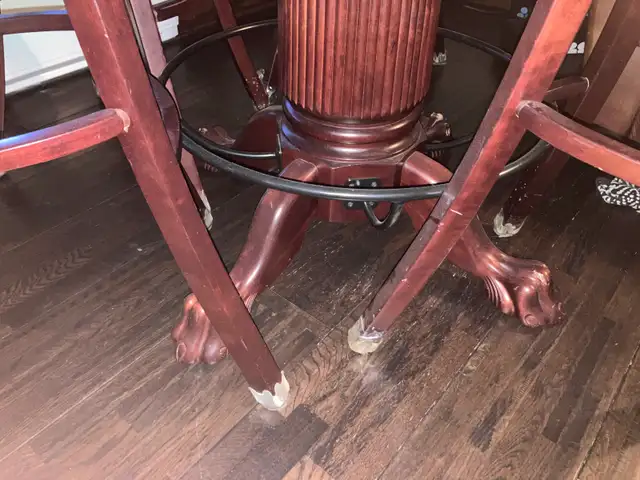 Dining table and chairs - Photo 2