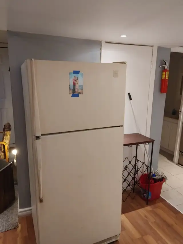 Furnished Bedroom For Rent! - Photo 4