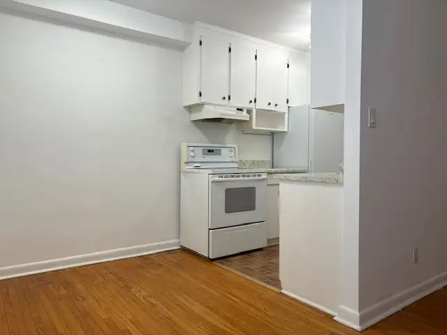 Bright 2 Bedroom Apartment for Rent in Mimico | Royal York - Photo 3