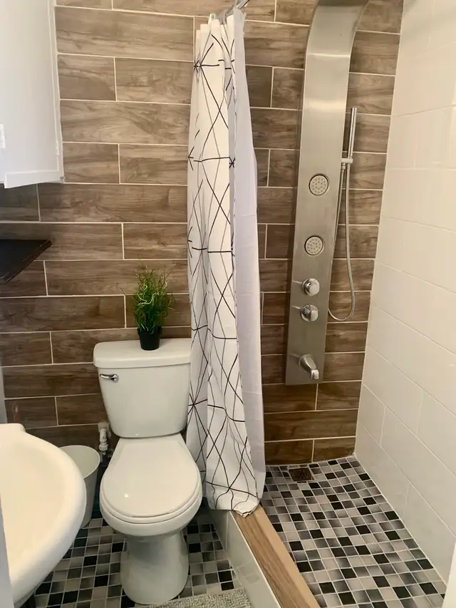 Très grand  4 1/2 de 5 pièces ! Libre 1er mai ! - Photo 8