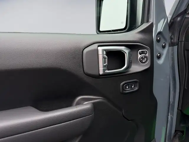 2026 Jeep Wrangler Willys - Photo 12