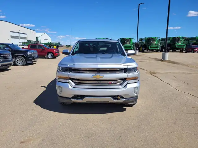 2016 Chevrolet Silverado 1500 Crew Cab Short Box 4-Wheel Drive L - Photo 2