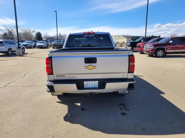 2016 Chevrolet Silverado 1500 Crew Cab Short Box 4-Wheel Drive L - Photo 4