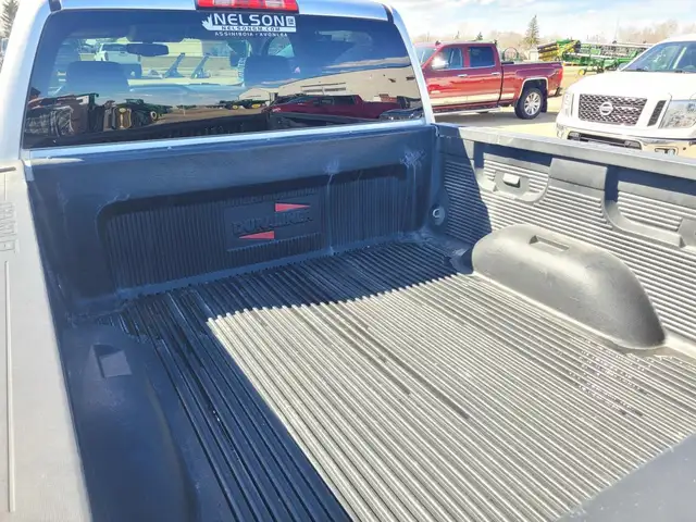 2016 Chevrolet Silverado 1500 Crew Cab Short Box 4-Wheel Drive L - Photo 5