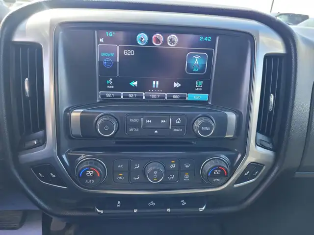 2016 Chevrolet Silverado 1500 Crew Cab Short Box 4-Wheel Drive L - Photo 13