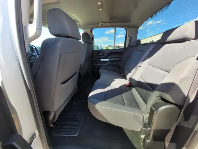 2016 Chevrolet Silverado 1500 Crew Cab Short Box 4-Wheel Drive L - Photo 16