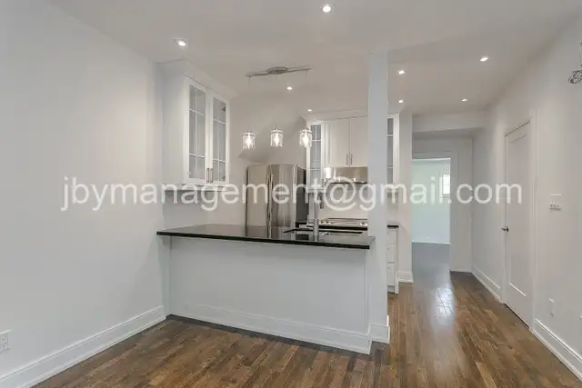 Bright, spacious 2-bedroom apartment in the Annex - Photo 3