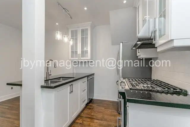 Bright, spacious 2-bedroom apartment in the Annex - Photo 4