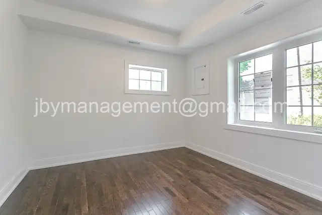 Bright, spacious 2-bedroom apartment in the Annex - Photo 7