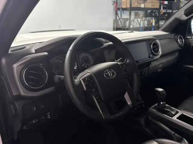 2023 Toyota Tacoma - Photo 10