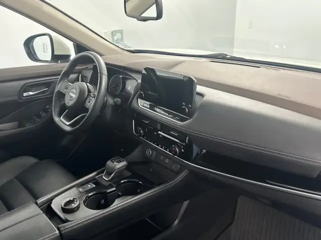 2023 Nissan Rogue - Photo 16