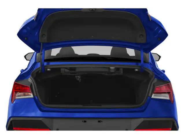 2024 Hyundai Elantra - Photo 8