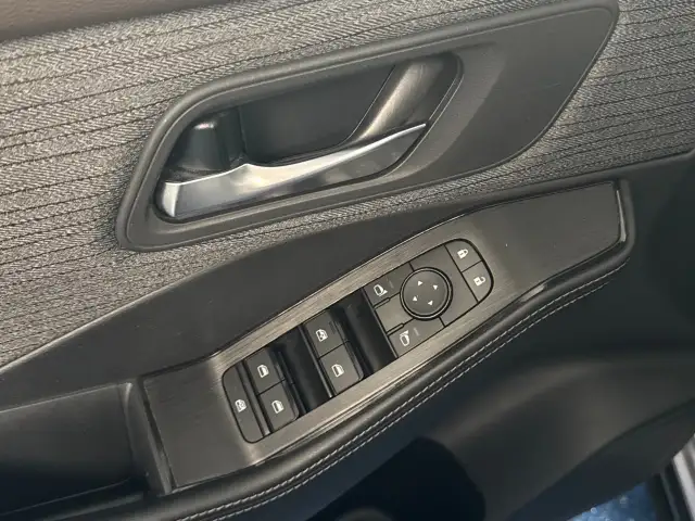 2023 Nissan Rogue - Photo 18