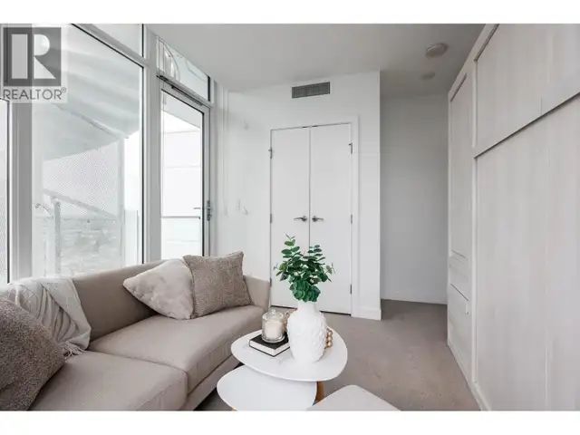 2 bed 2 bath   private roof top (penthouse) - Photo 4