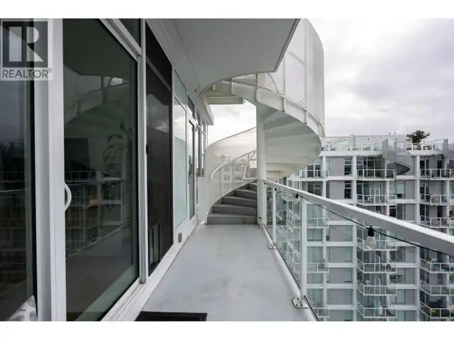 2 bed 2 bath   private roof top (penthouse) - Photo 7