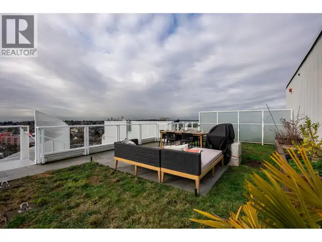 2 bed 2 bath   private roof top (penthouse) - Photo 9