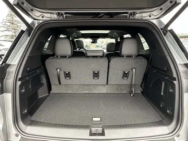 2026 GMC Acadia AT4 AWD - Photo 11