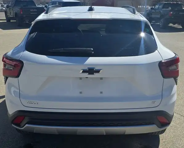 2025 Chevrolet Trax LT - Photo 4