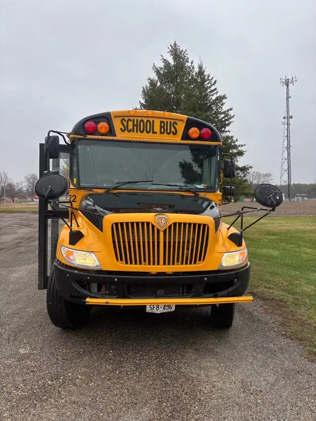 School bus - Photo 2
