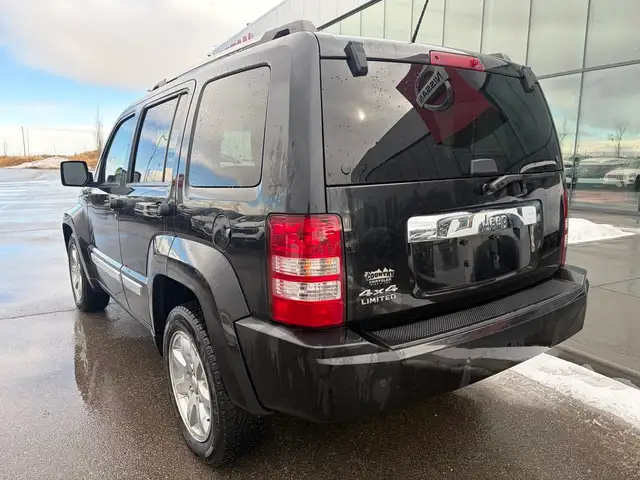 2010 Jeep Liberty Limited Edition 4WD • Comfort   Convenience - Photo 4