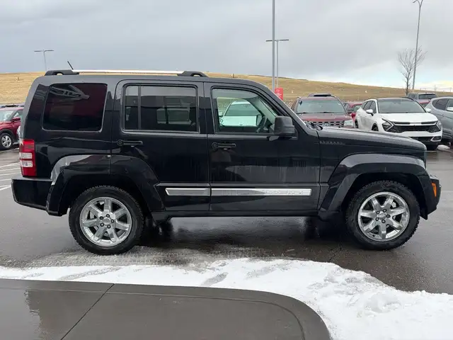 2010 Jeep Liberty Limited Edition 4WD • Comfort   Convenience - Photo 8