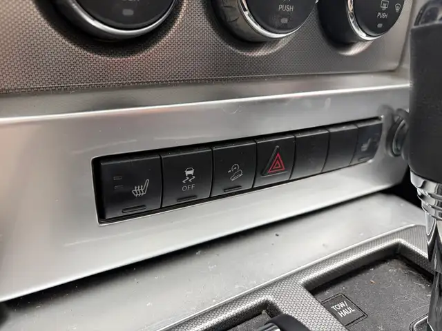 2010 Jeep Liberty Limited Edition 4WD • Comfort   Convenience - Photo 19