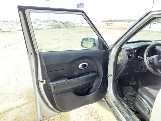 2016 KIA Soul - Photo 9