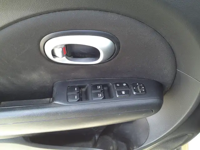 2016 KIA Soul - Photo 10