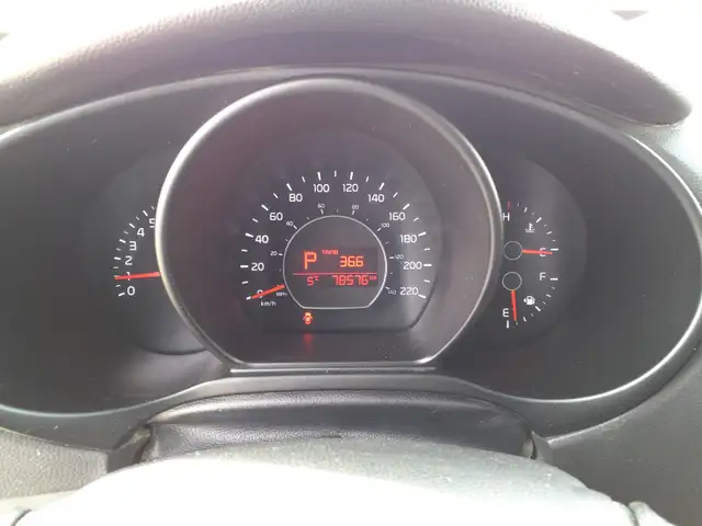 2016 KIA Soul - Photo 15